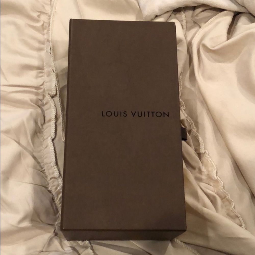 Louis Vuitton Sunglasses - Picture 8 of 8